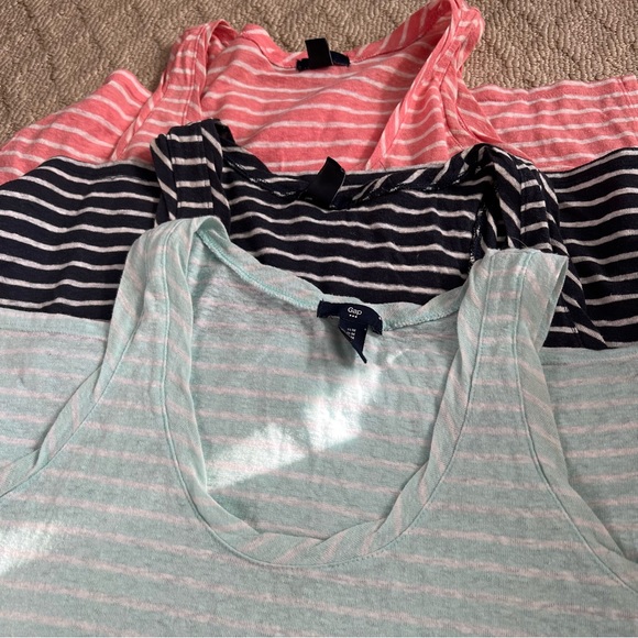 Gap | tank bundle - Picture 2 of 3